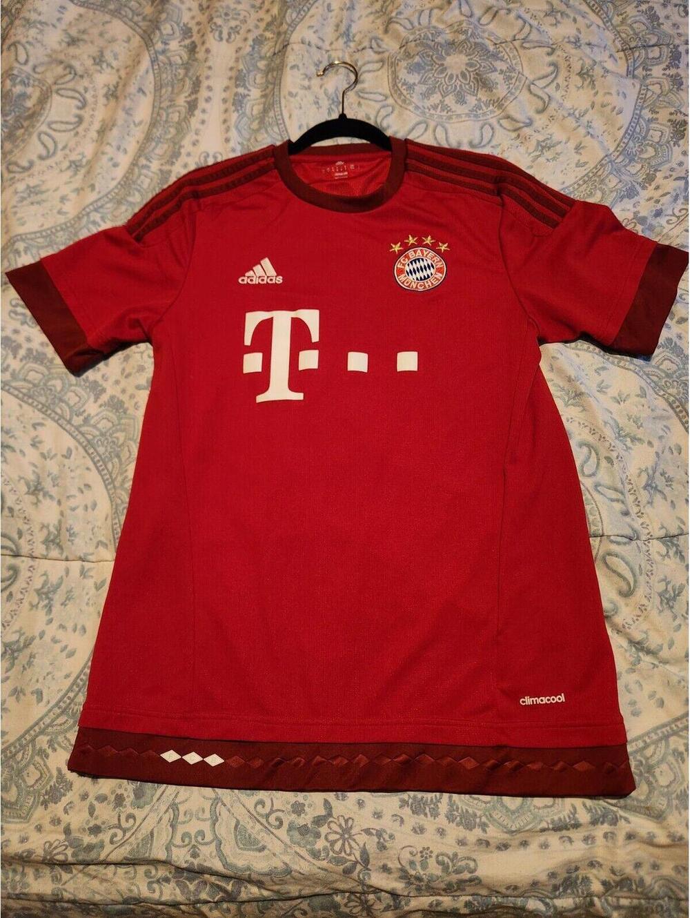 Bayern Munich 2015/2016 Home Soccer Jersey Size M
